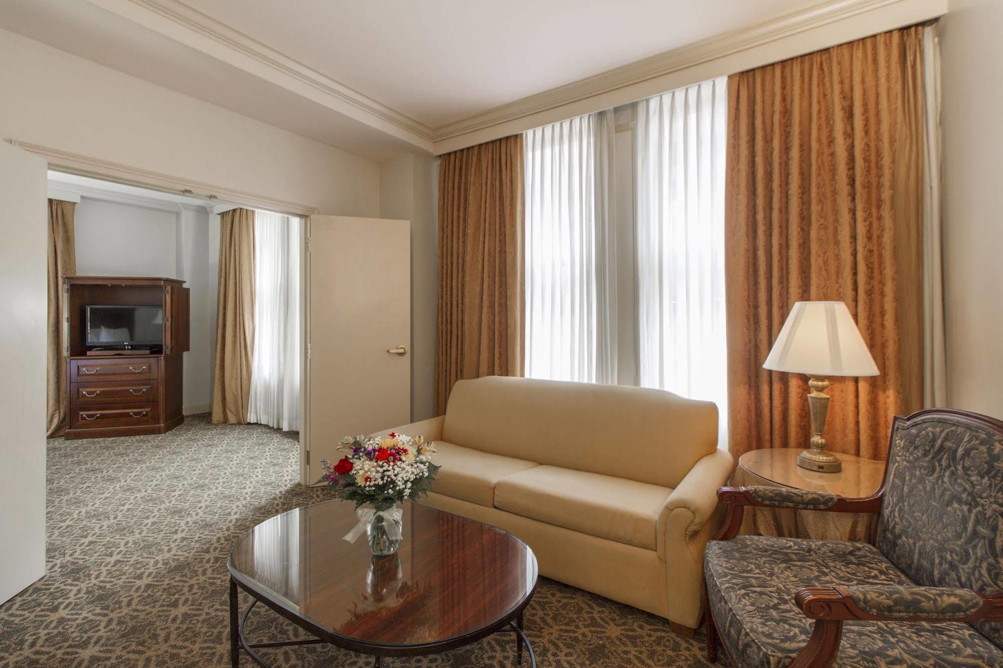 ניו אורלינס The Whitney Hotel מראה חיצוני תמונה